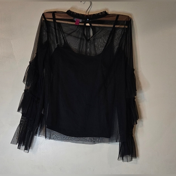 💜🩷Vince Camuto Ruffle Sleeve Blouse Size Small💜🩷 - Picture 2 of 8